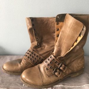 BCBG boots olive leather combat sz 9